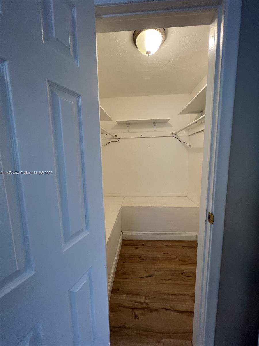 SUNRISE GOLF VILLAGE SEC - Residential Lease