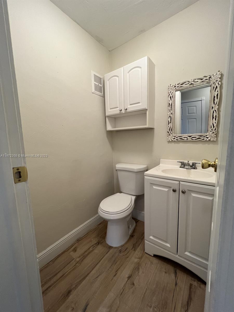 SUNRISE GOLF VILLAGE SEC - Residential Lease