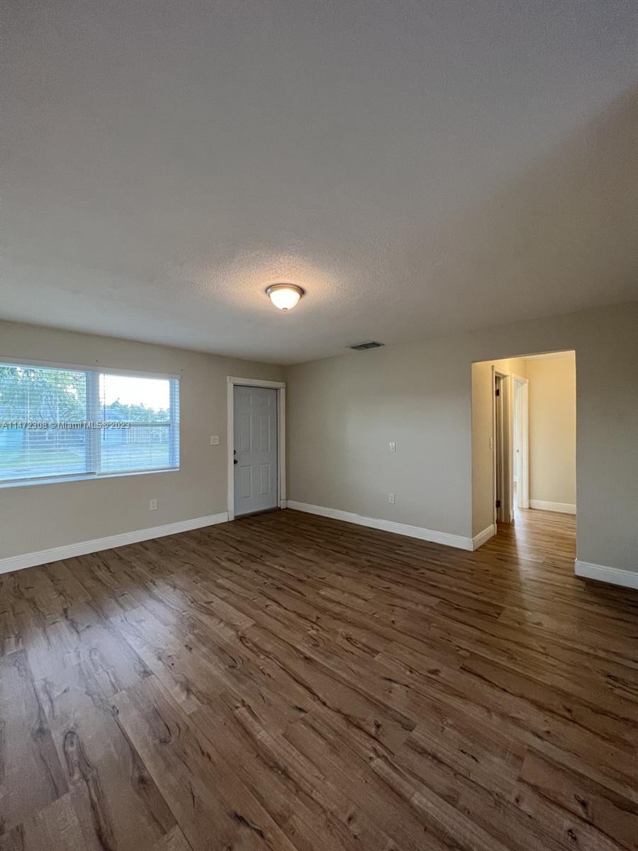 SUNRISE GOLF VILLAGE SEC - Residential Lease