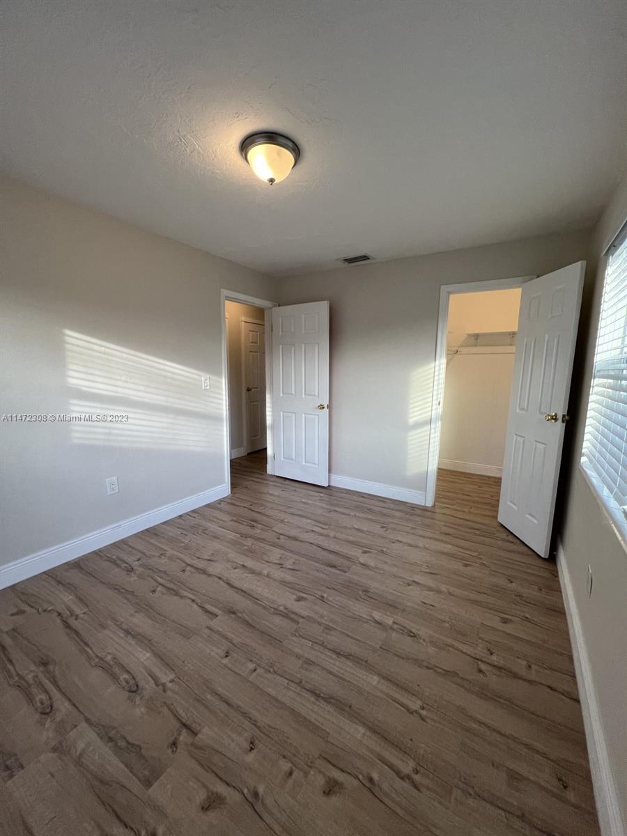 SUNRISE GOLF VILLAGE SEC - Residential Lease