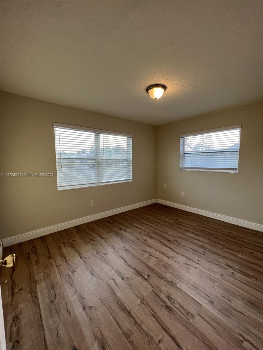 SUNRISE GOLF VILLAGE SEC - Residential Lease