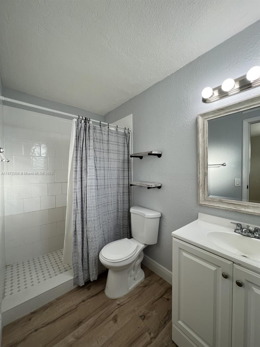 SUNRISE GOLF VILLAGE SEC - Residential Lease