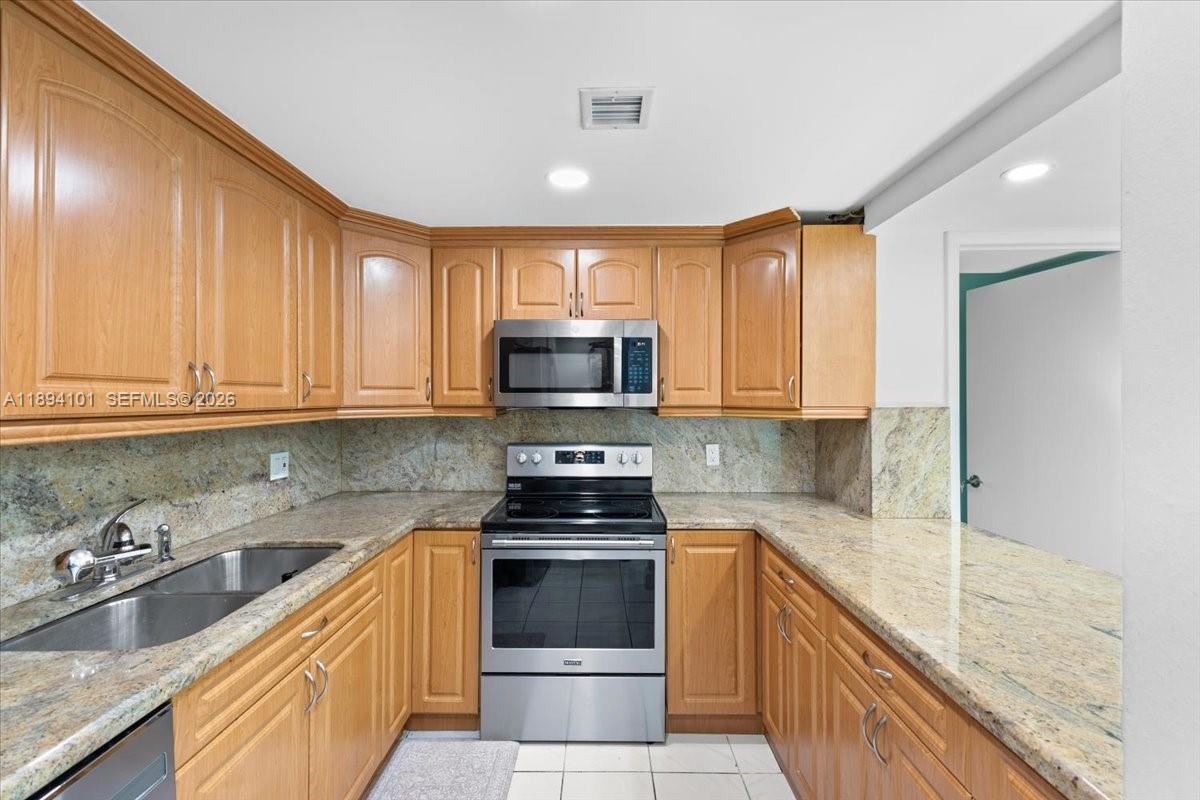 LIVE OAK CONDO SEVEN - Residential