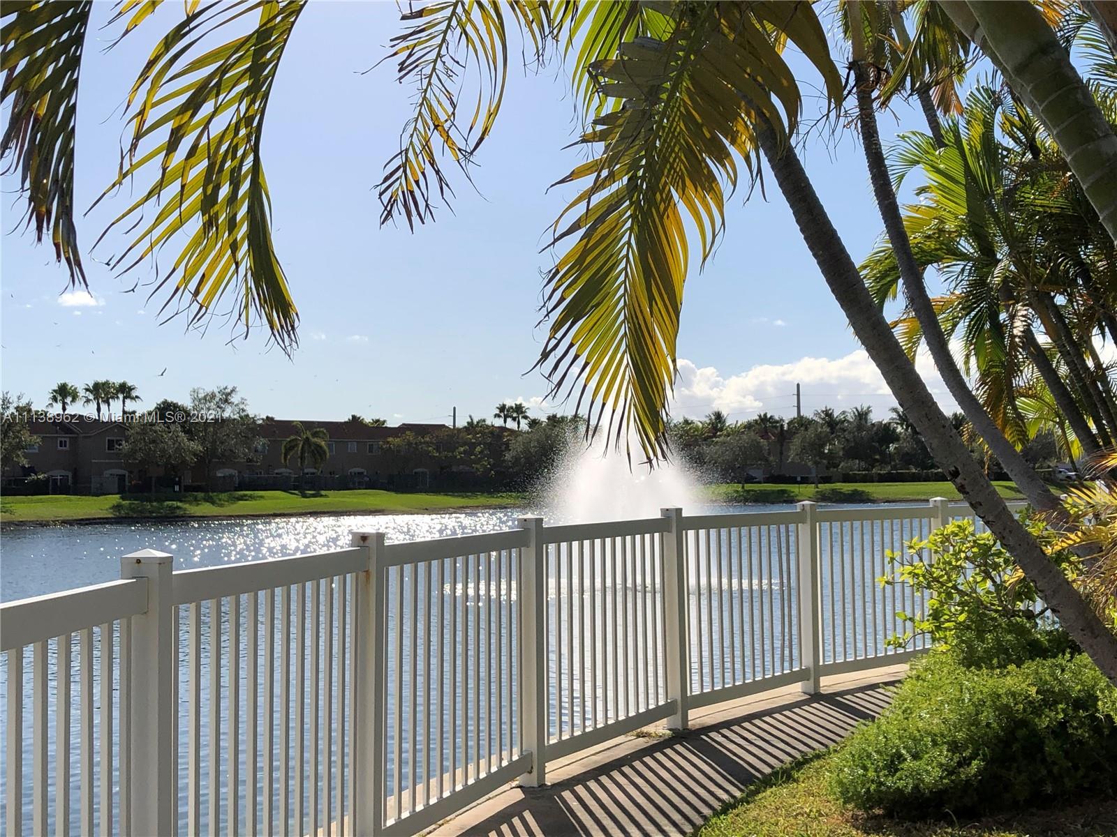 LE CLUB AT OLD CUTLER CON - Residential Lease