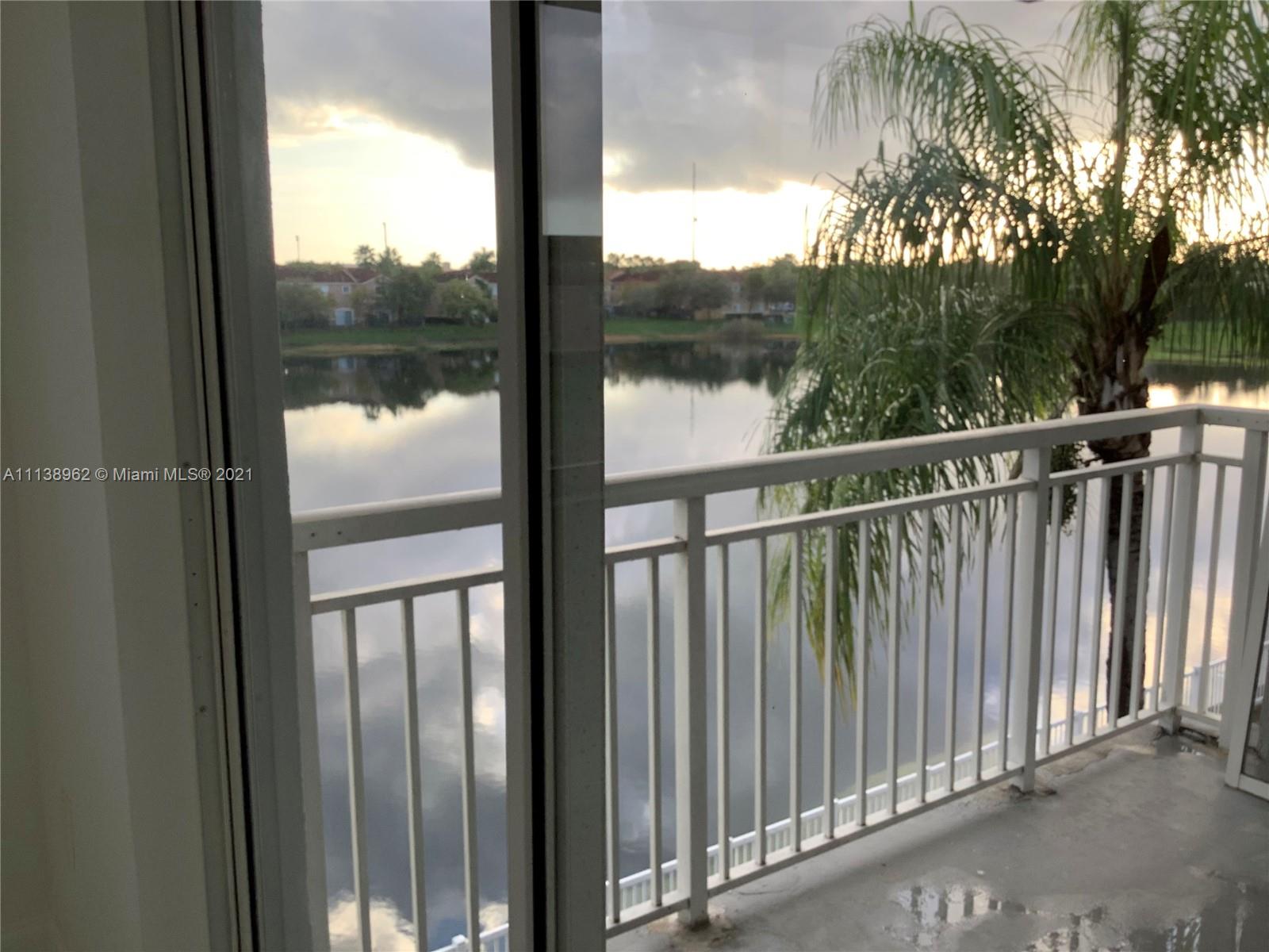 LE CLUB AT OLD CUTLER CON - Residential Lease
