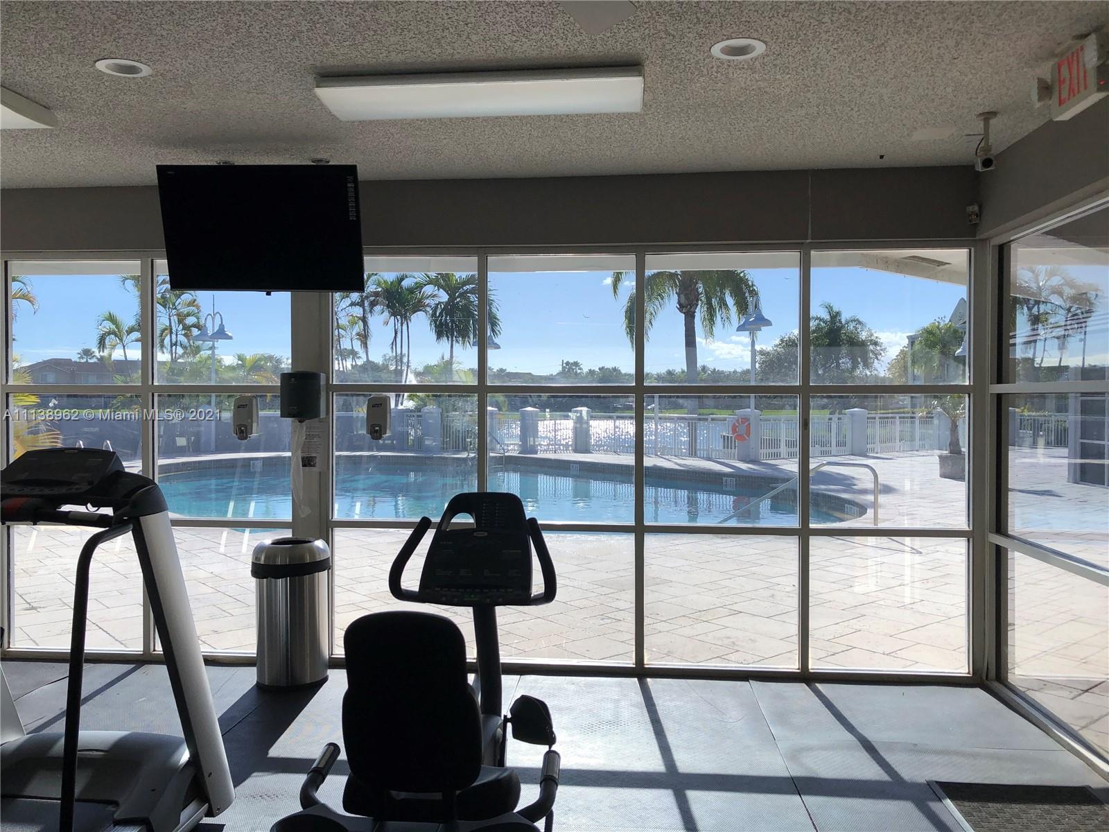 LE CLUB AT OLD CUTLER CON - Residential Lease