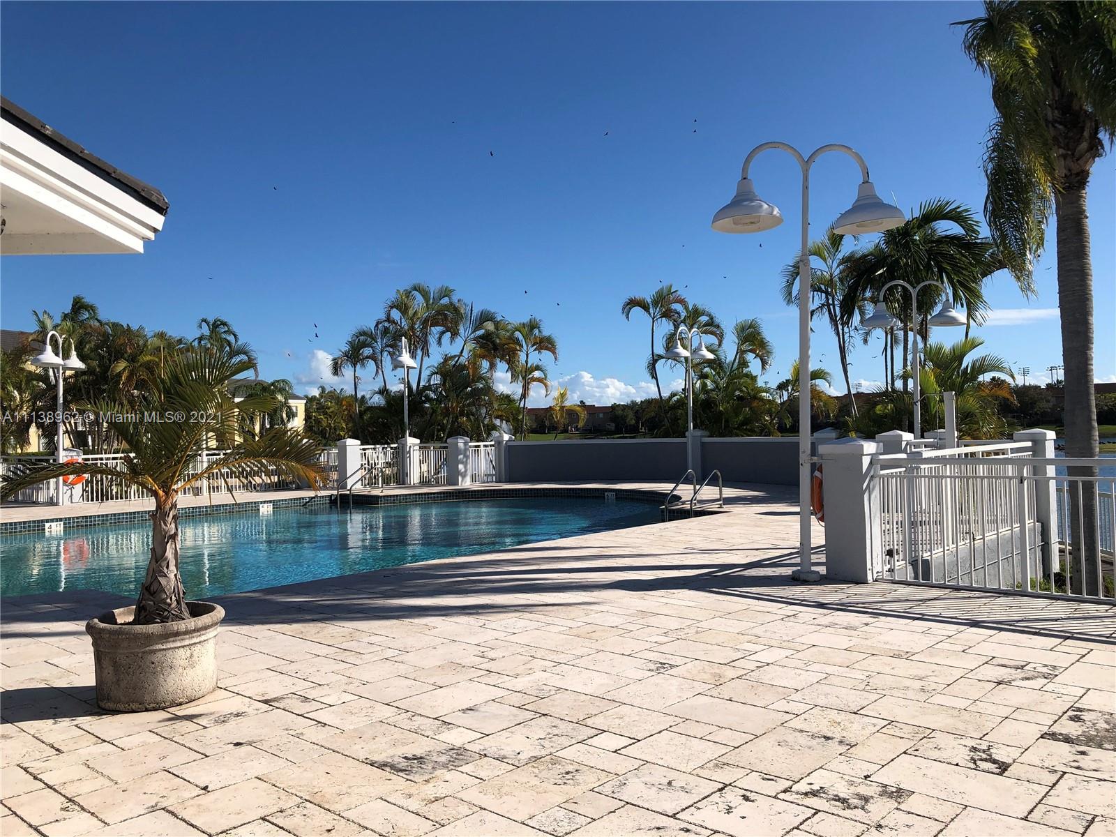 LE CLUB AT OLD CUTLER CON - Residential Lease
