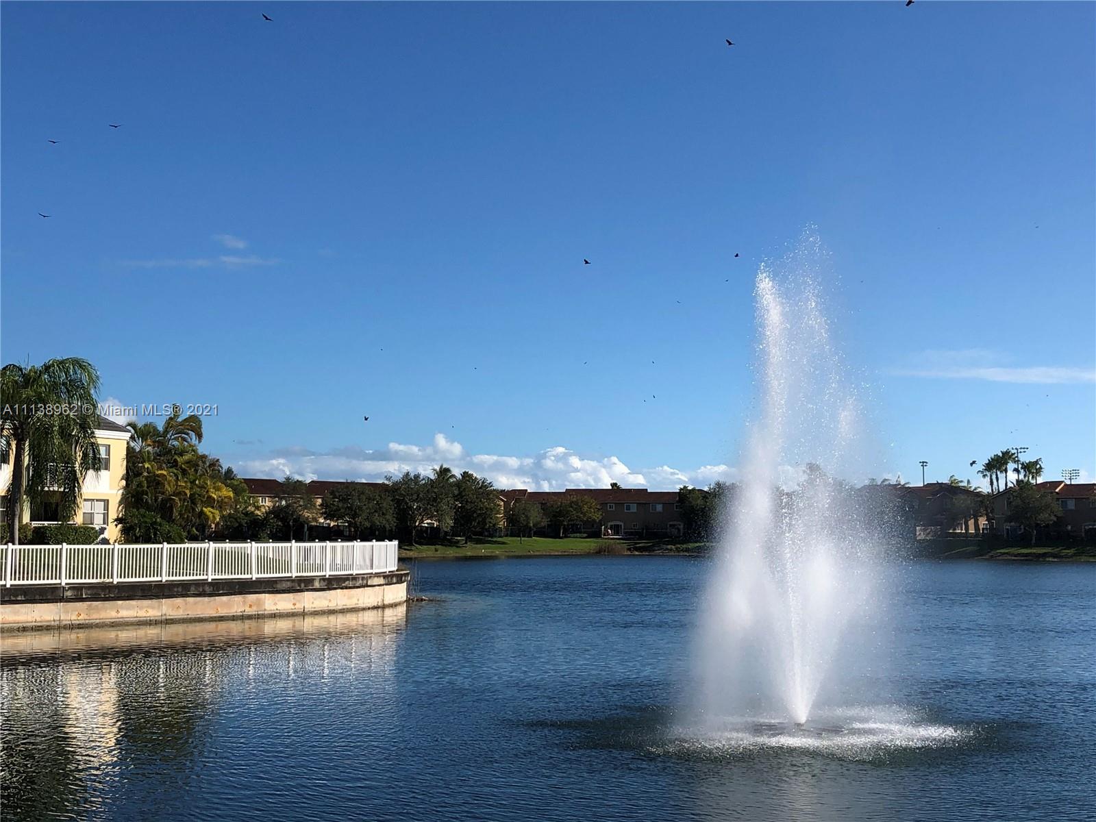 LE CLUB AT OLD CUTLER CON - Residential Lease