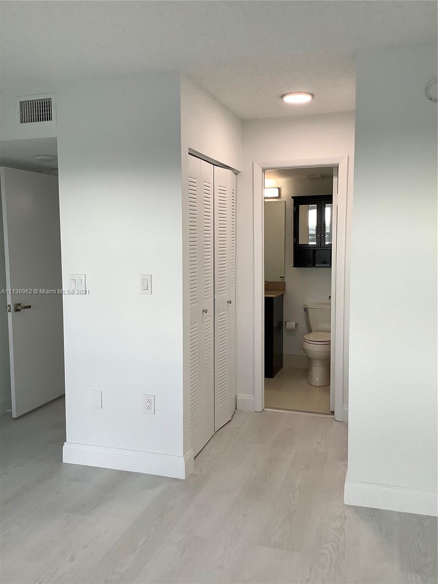 LE CLUB AT OLD CUTLER CON - Residential Lease