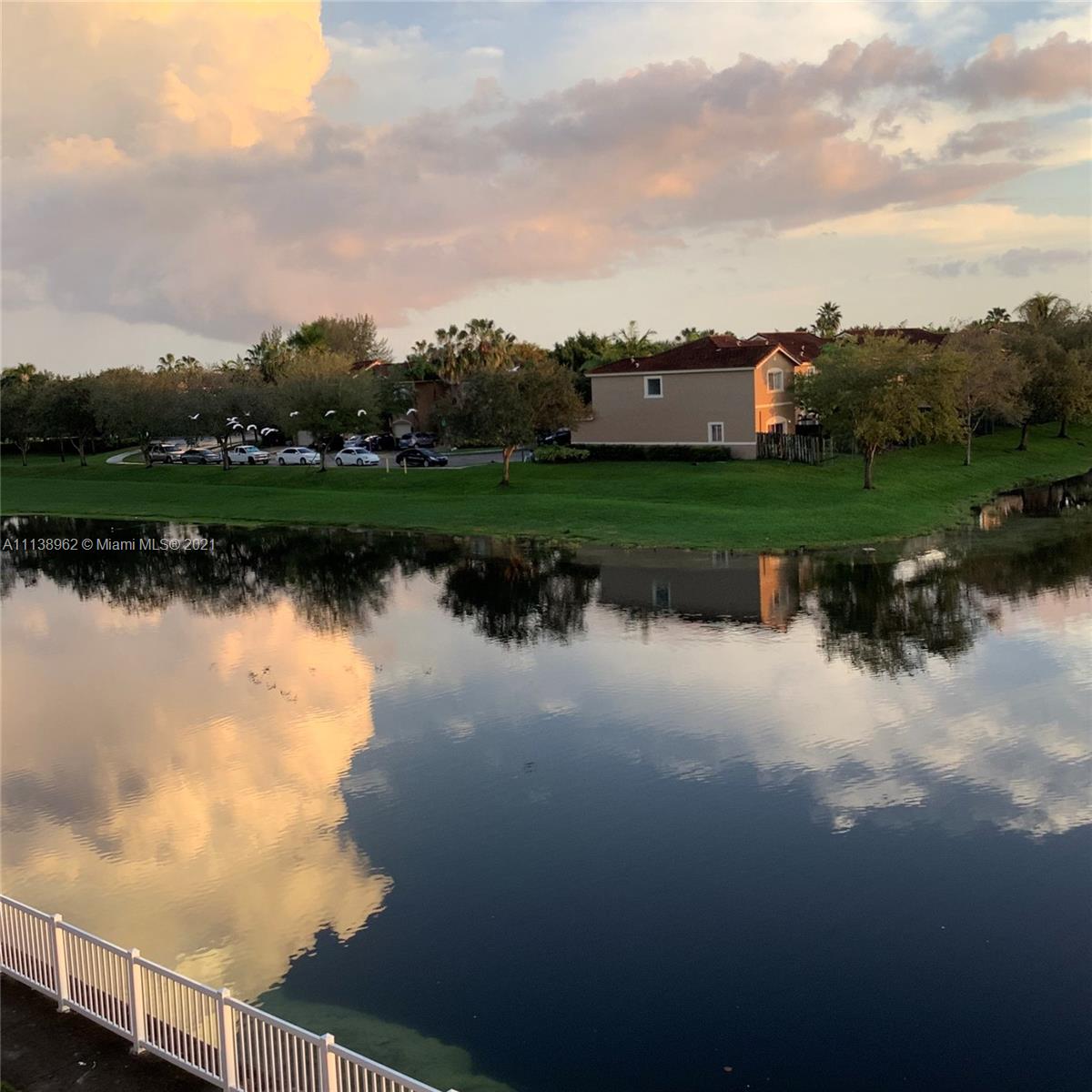 LE CLUB AT OLD CUTLER CON - Residential Lease