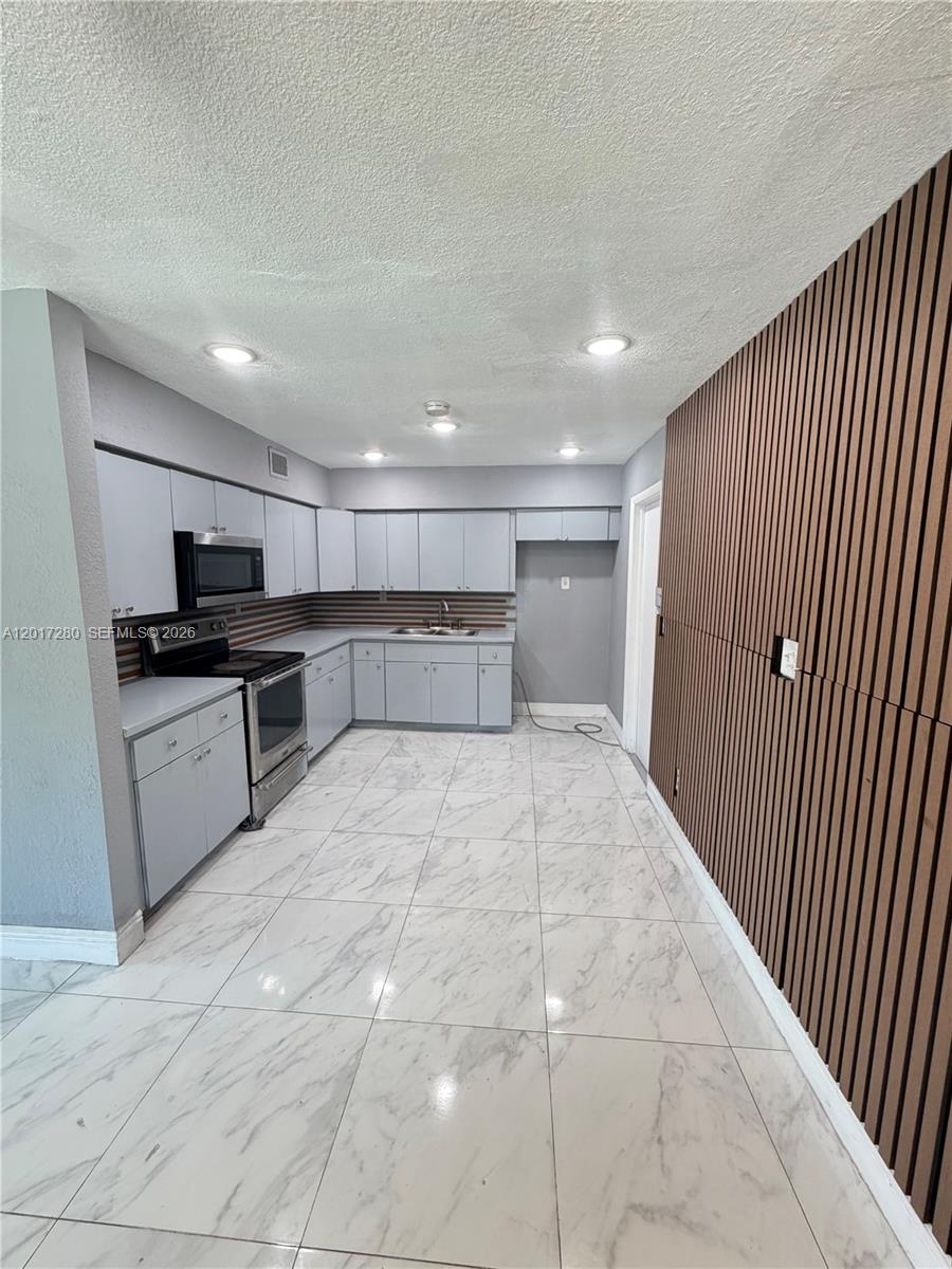 PINEWOOD PARK EXTENSION - Residential