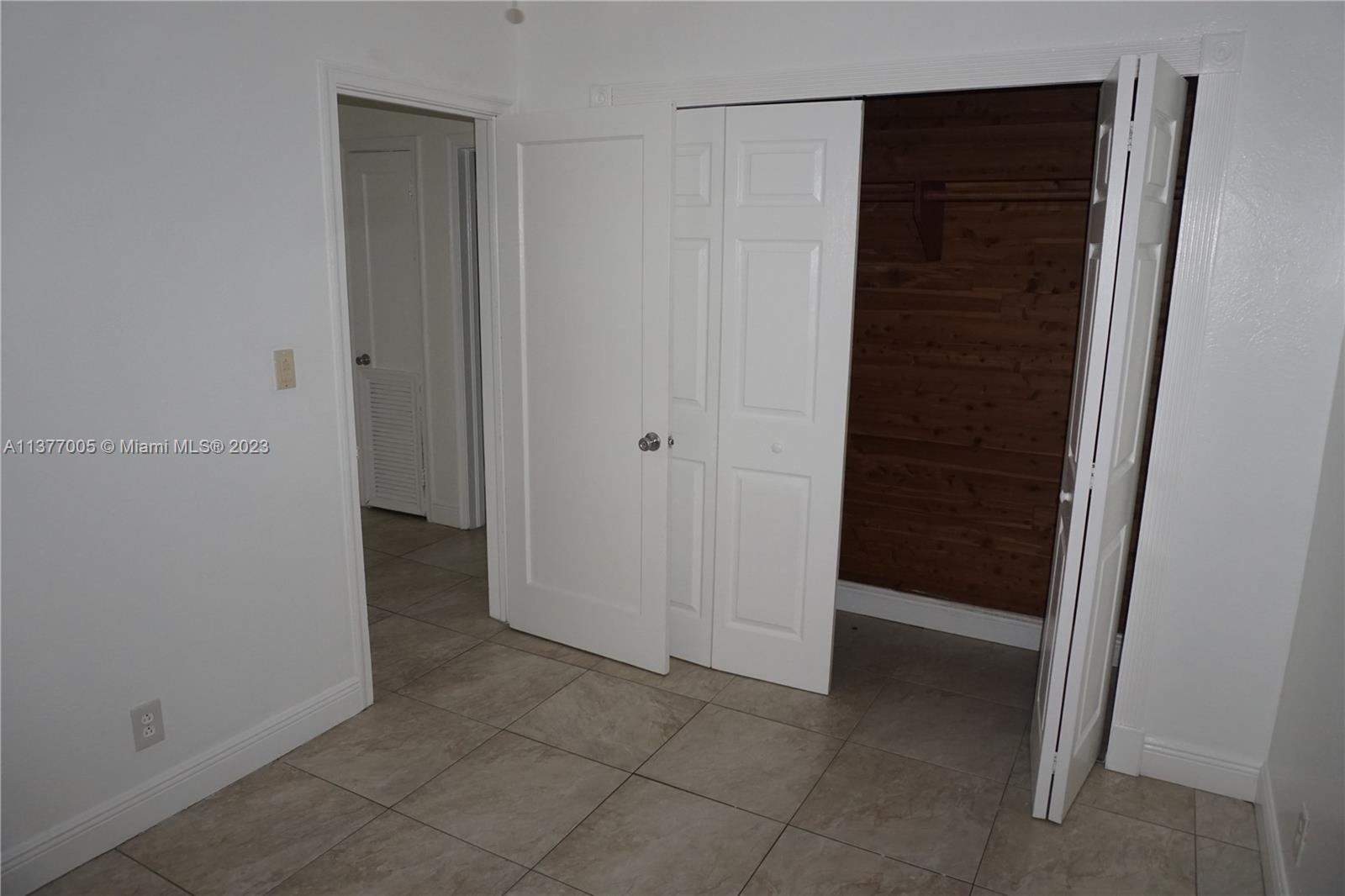 LAWRENCE ESTATES - Residential Lease