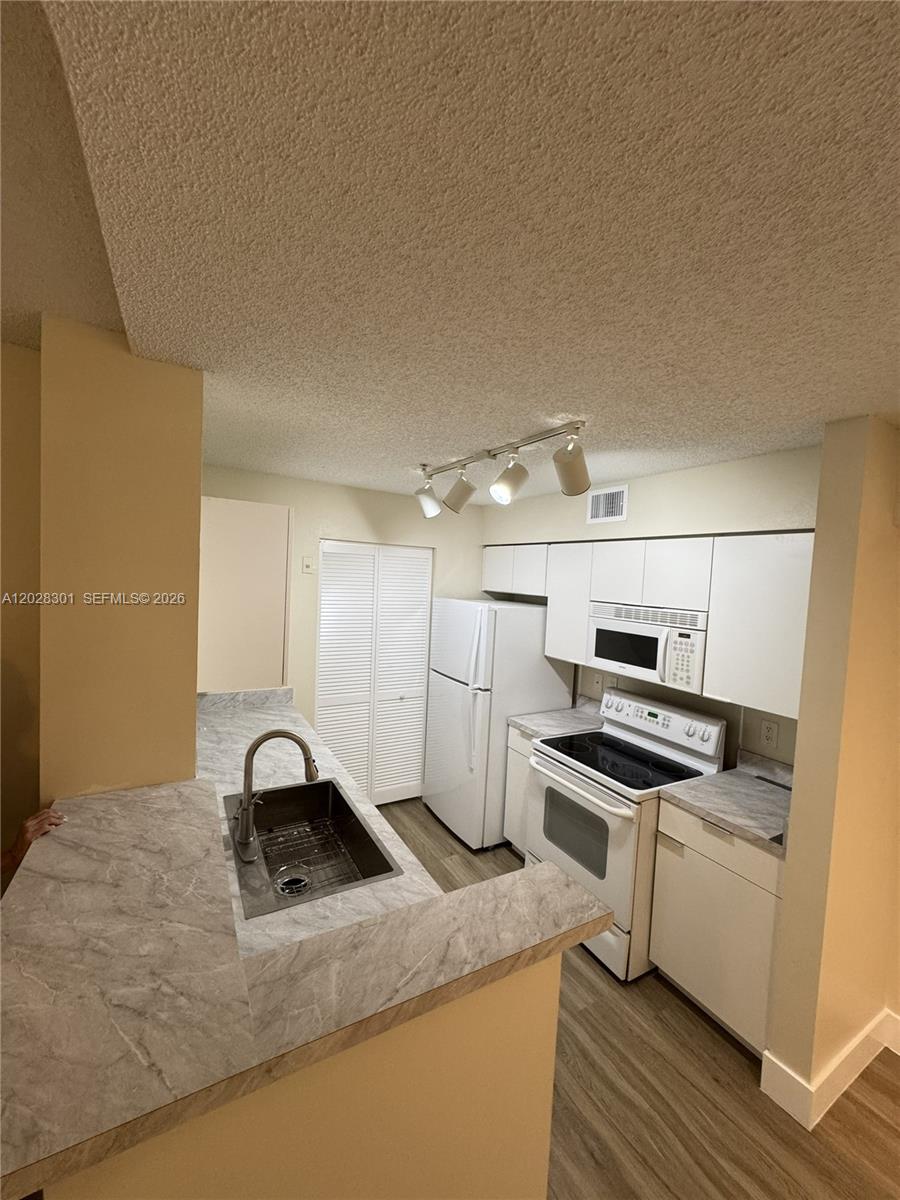 EL-AD ENCLAVE AT MIRAMAR - Residential Lease