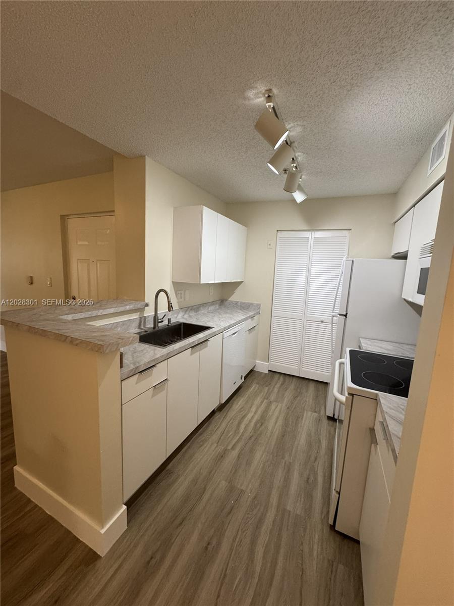 EL-AD ENCLAVE AT MIRAMAR - Residential Lease