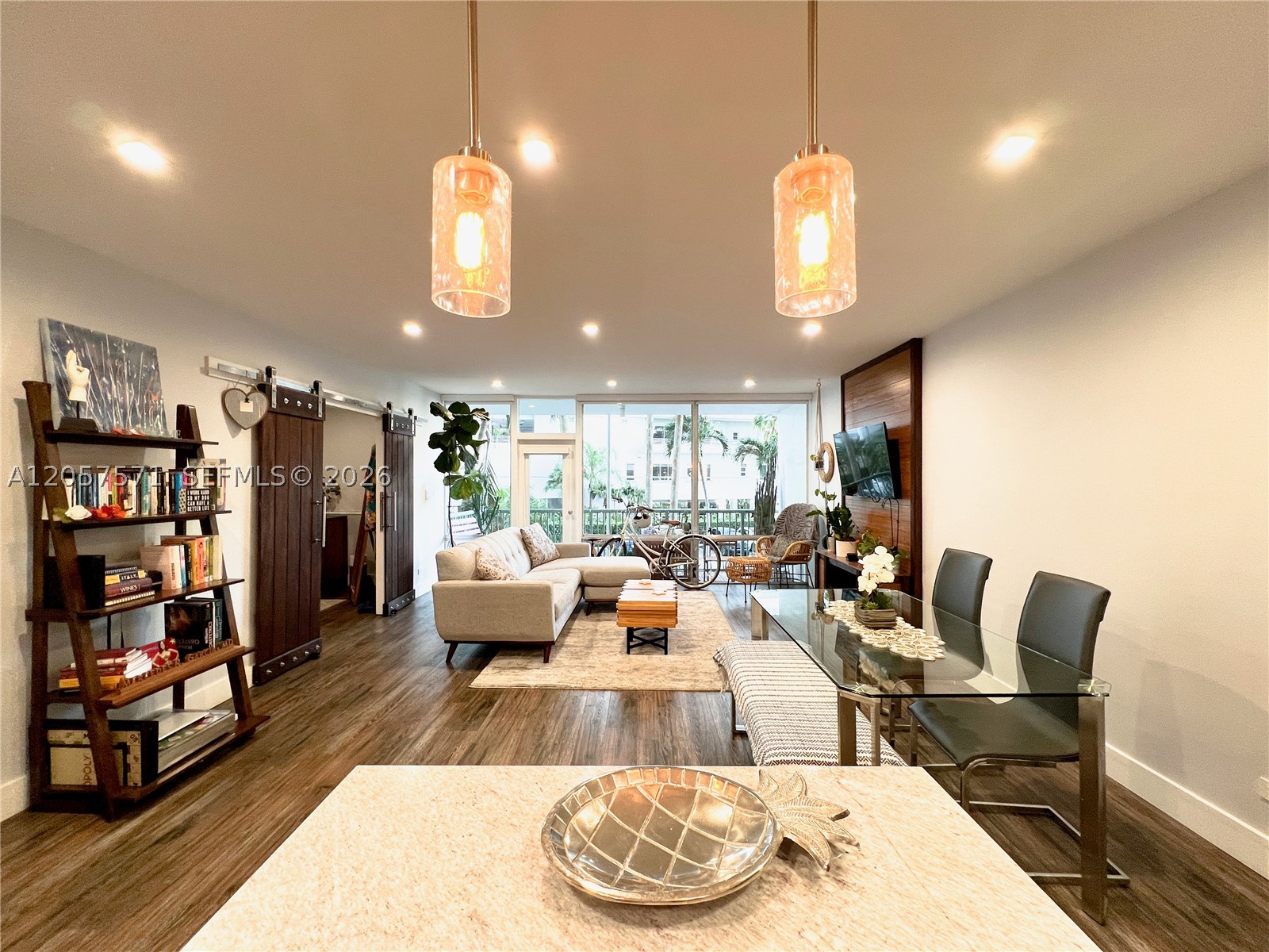 BRICKELL BAY TOWER CONDO - Residential
