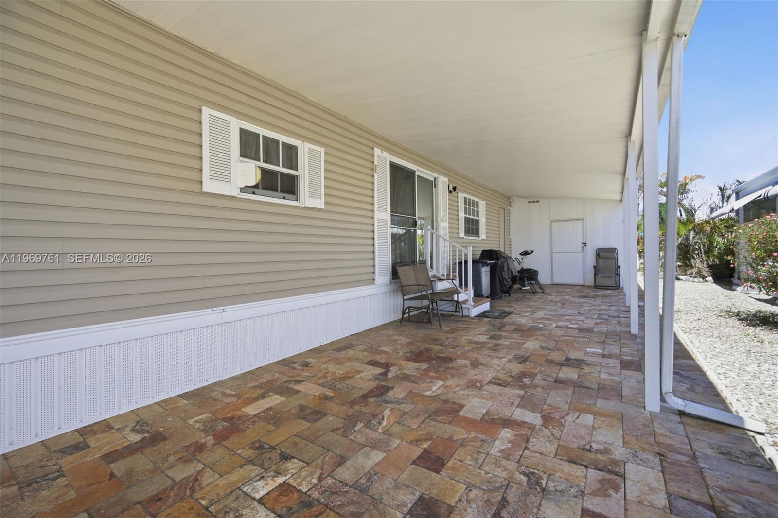 RAVENSWOOD ESTATES & MARI - Residential