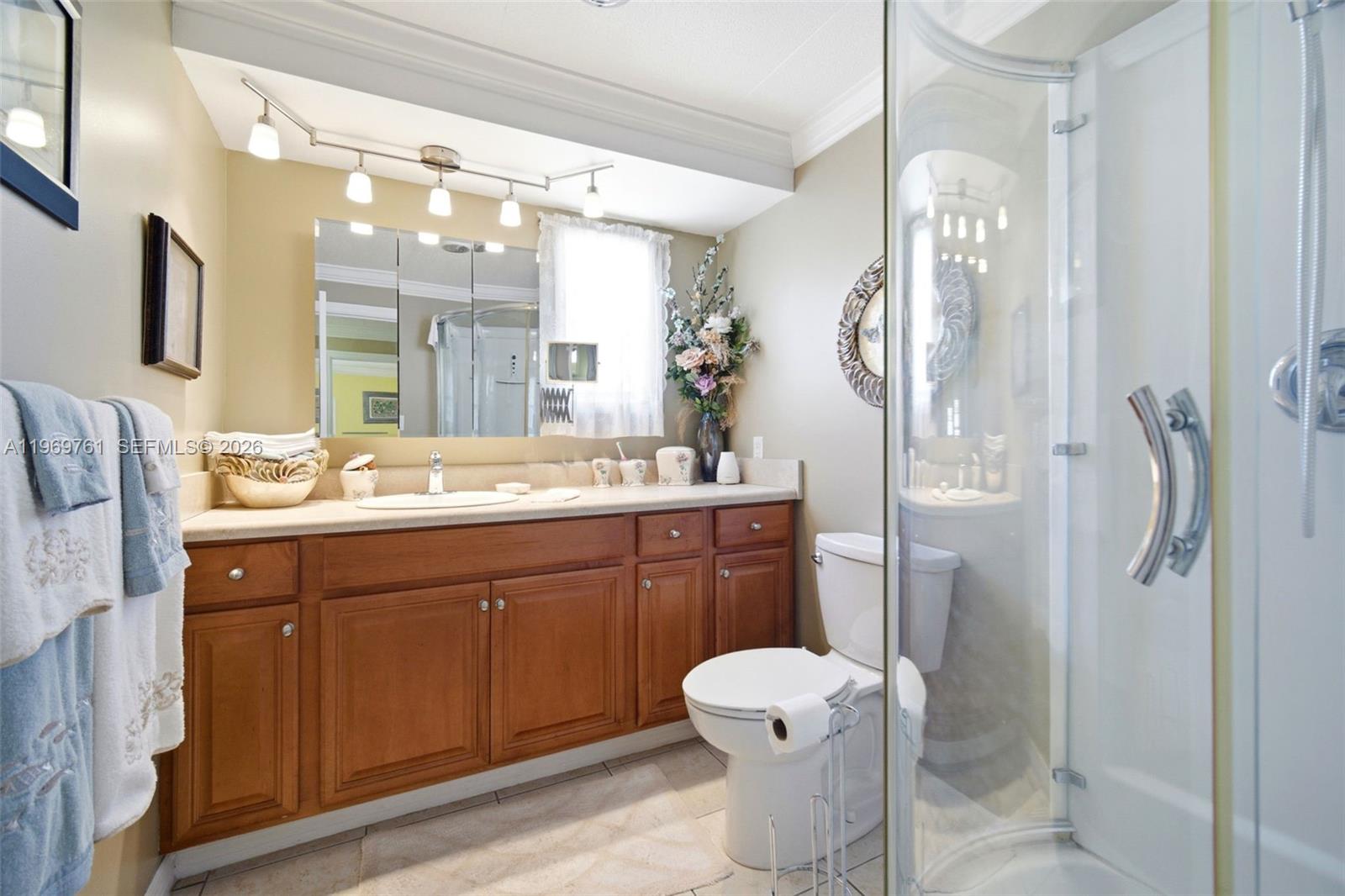 RAVENSWOOD ESTATES & MARI - Residential