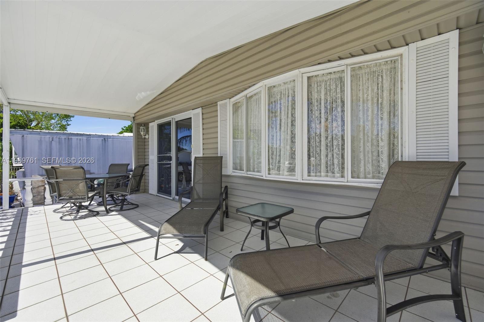 RAVENSWOOD ESTATES & MARI - Residential