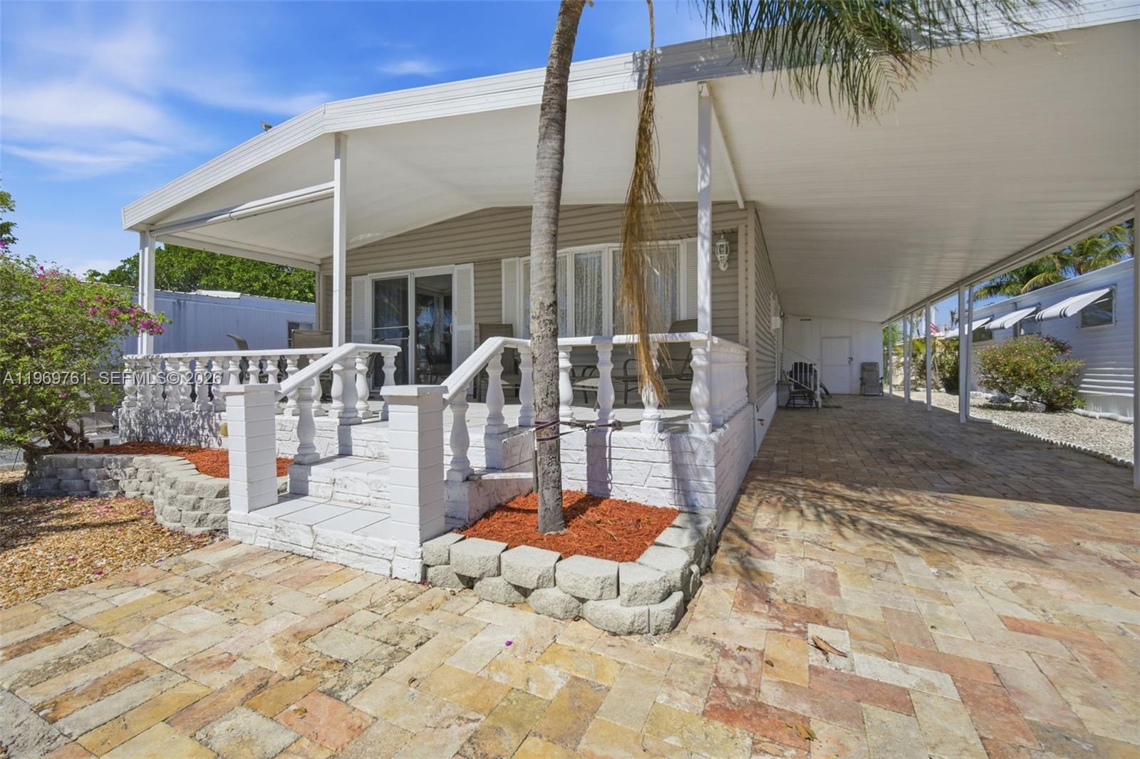 RAVENSWOOD ESTATES & MARI - Residential