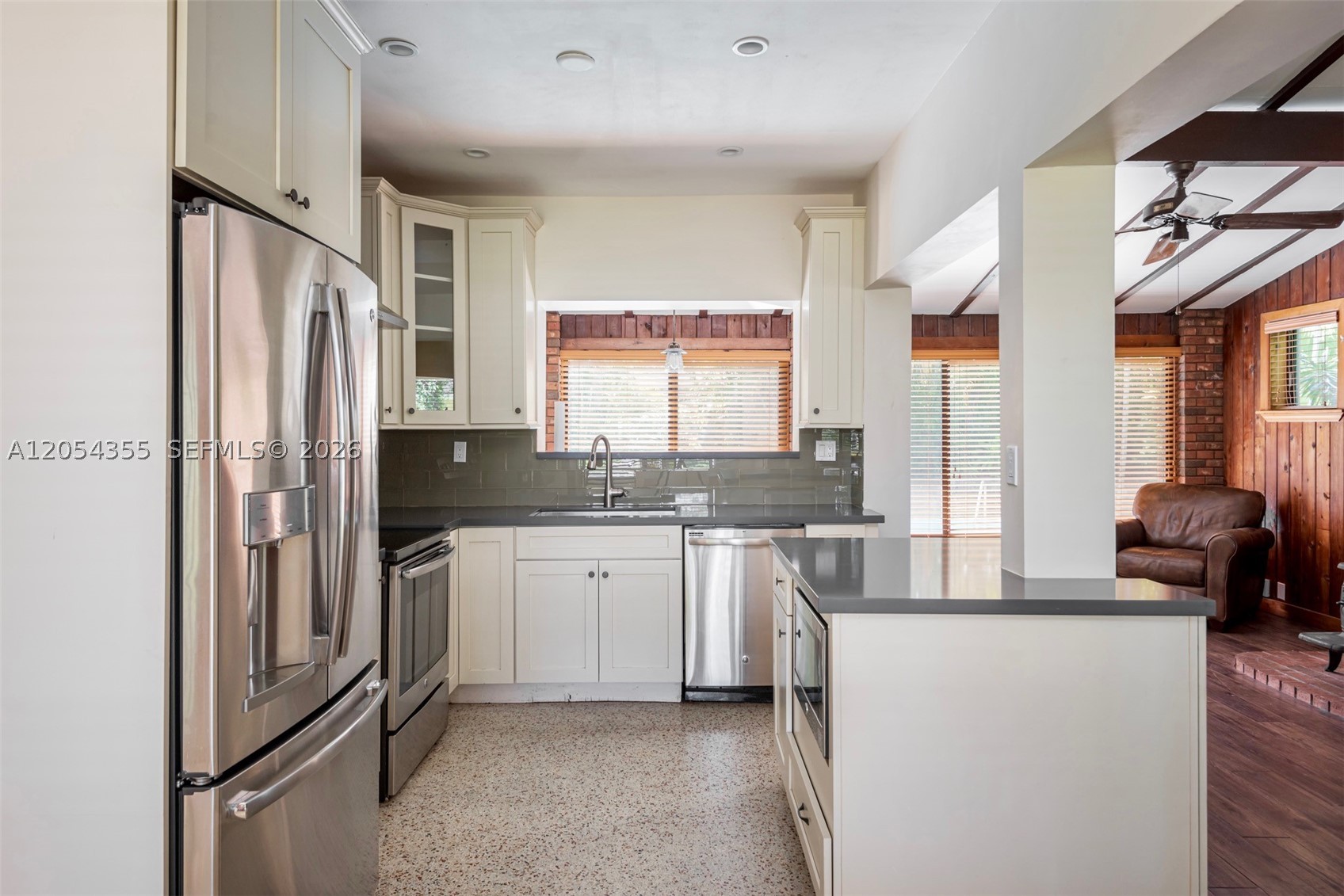 KENWOOD GARDENS - Residential Lease