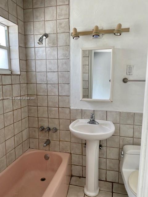BEACH MANOR CONDO - Residential