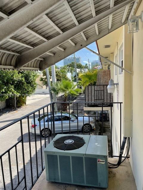 BEACH MANOR CONDO - Residential