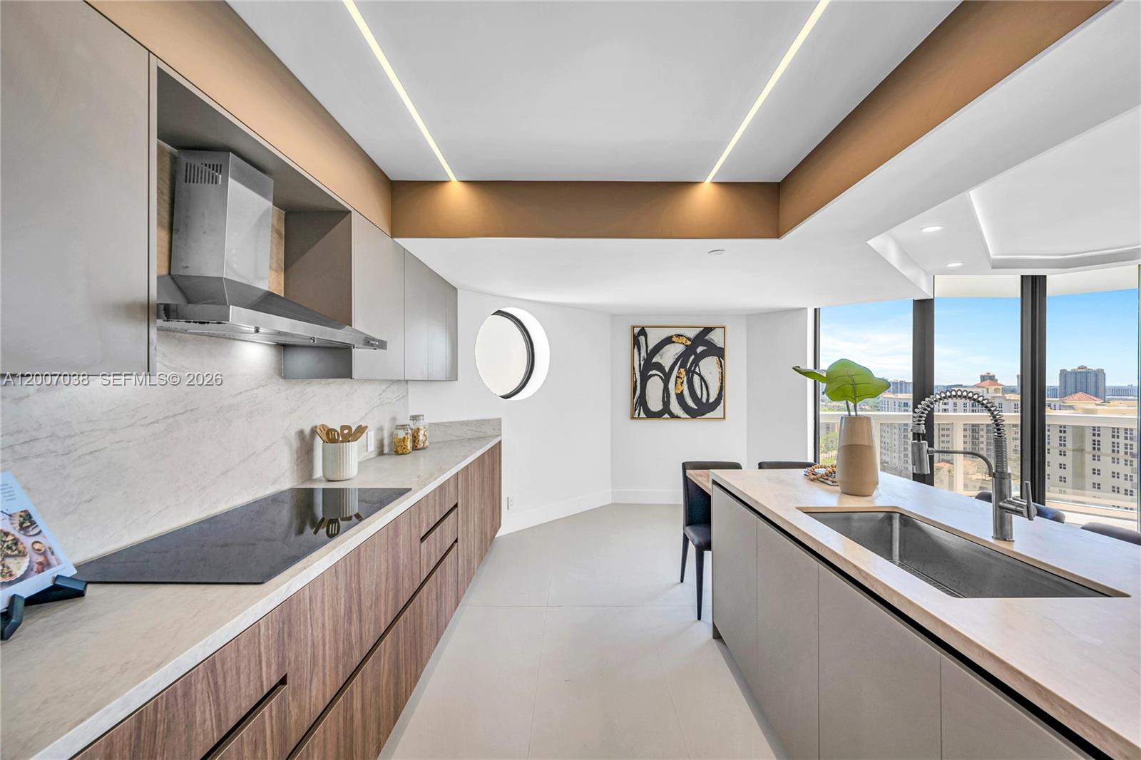 THE LANDMARK CONDO - Residential