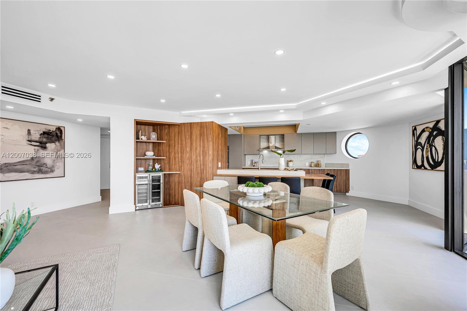 THE LANDMARK CONDO - Residential