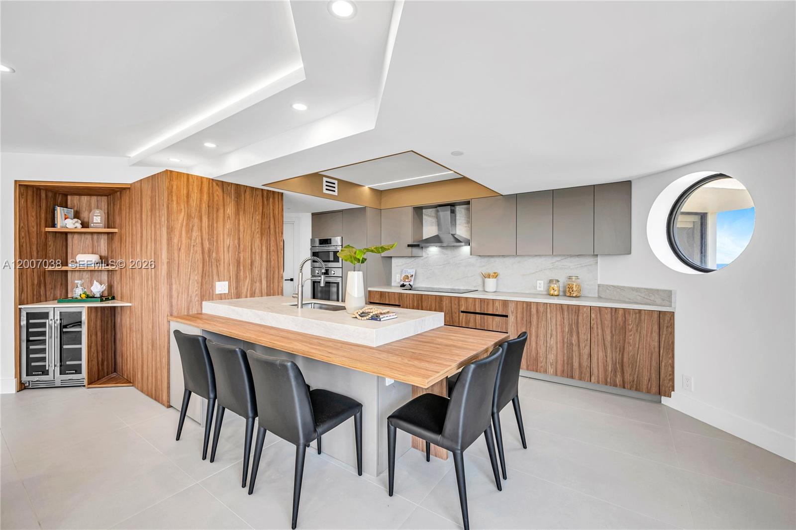 THE LANDMARK CONDO - Residential