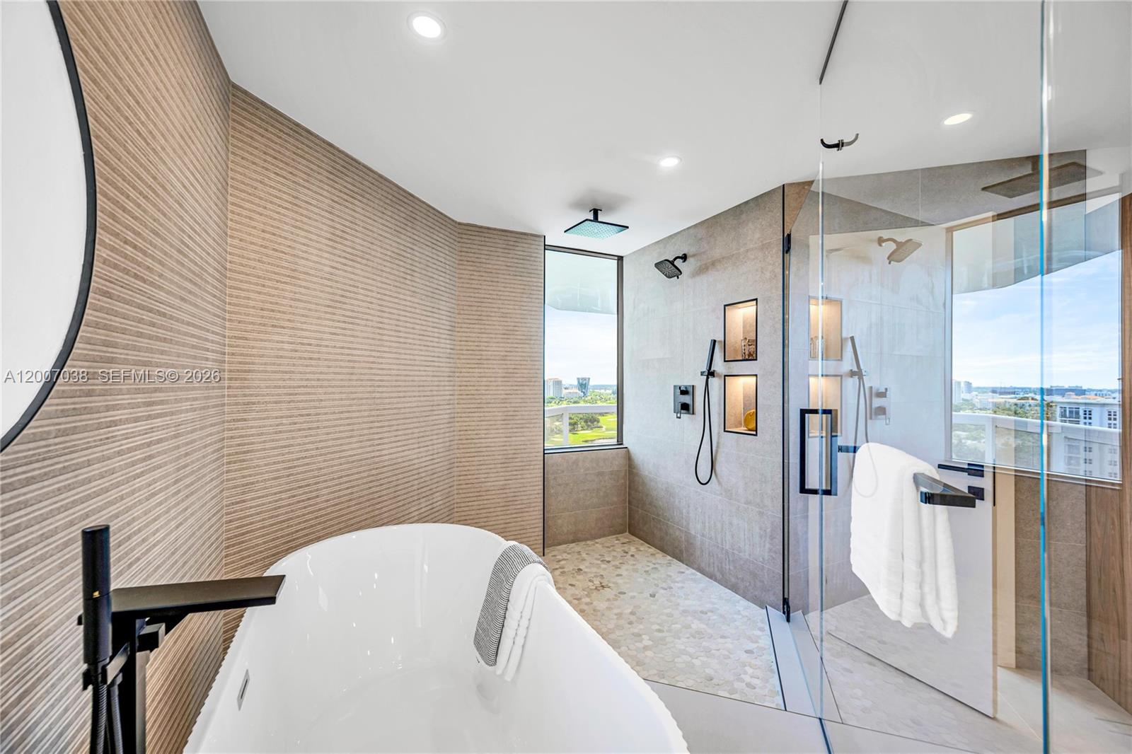 THE LANDMARK CONDO - Residential