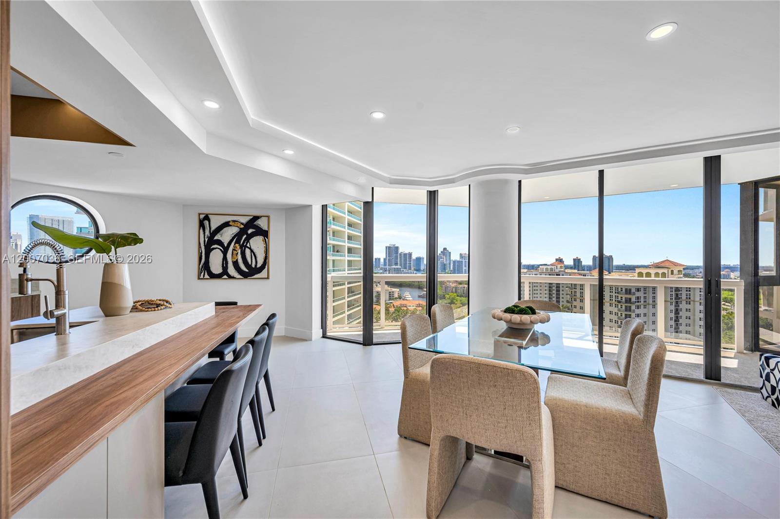 THE LANDMARK CONDO - Residential
