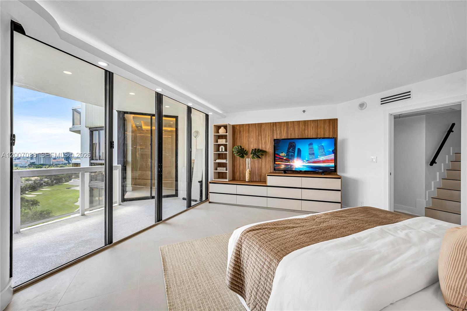 THE LANDMARK CONDO - Residential