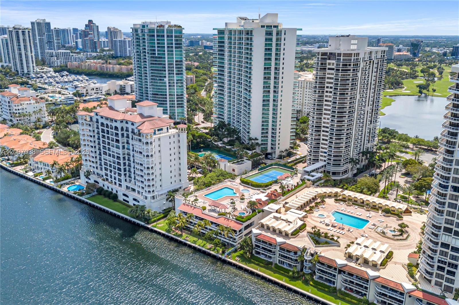 THE LANDMARK CONDO - Residential