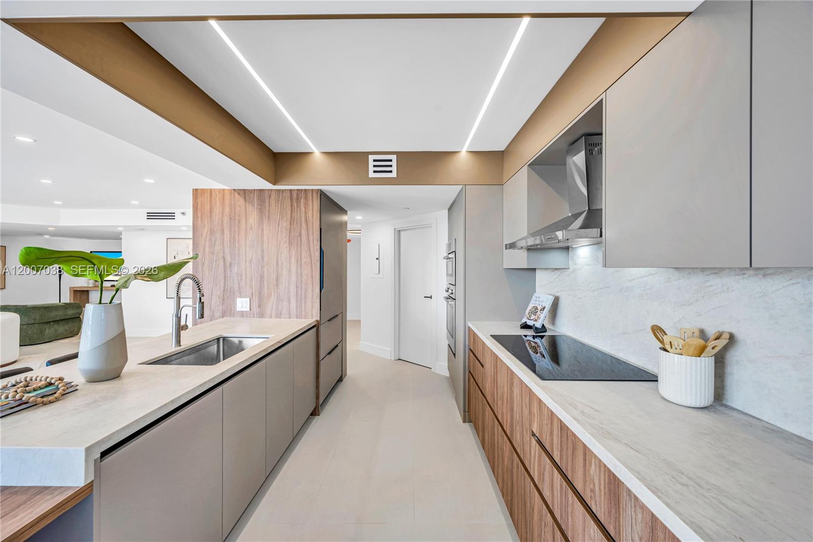 THE LANDMARK CONDO - Residential