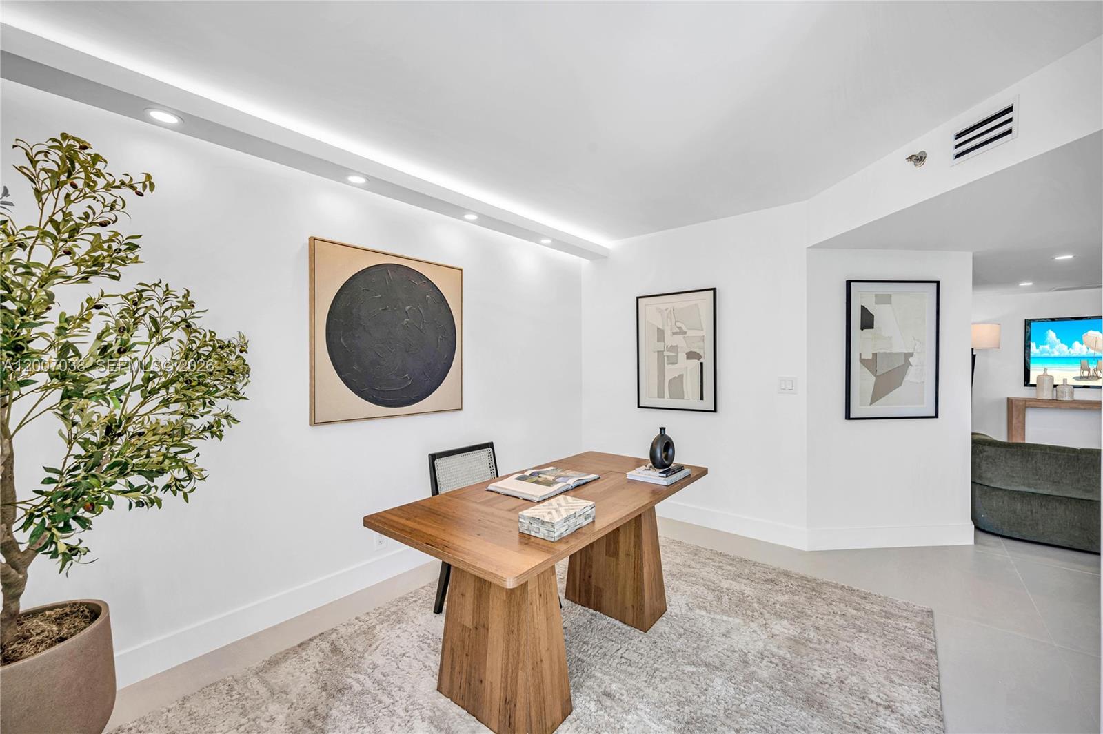 THE LANDMARK CONDO - Residential