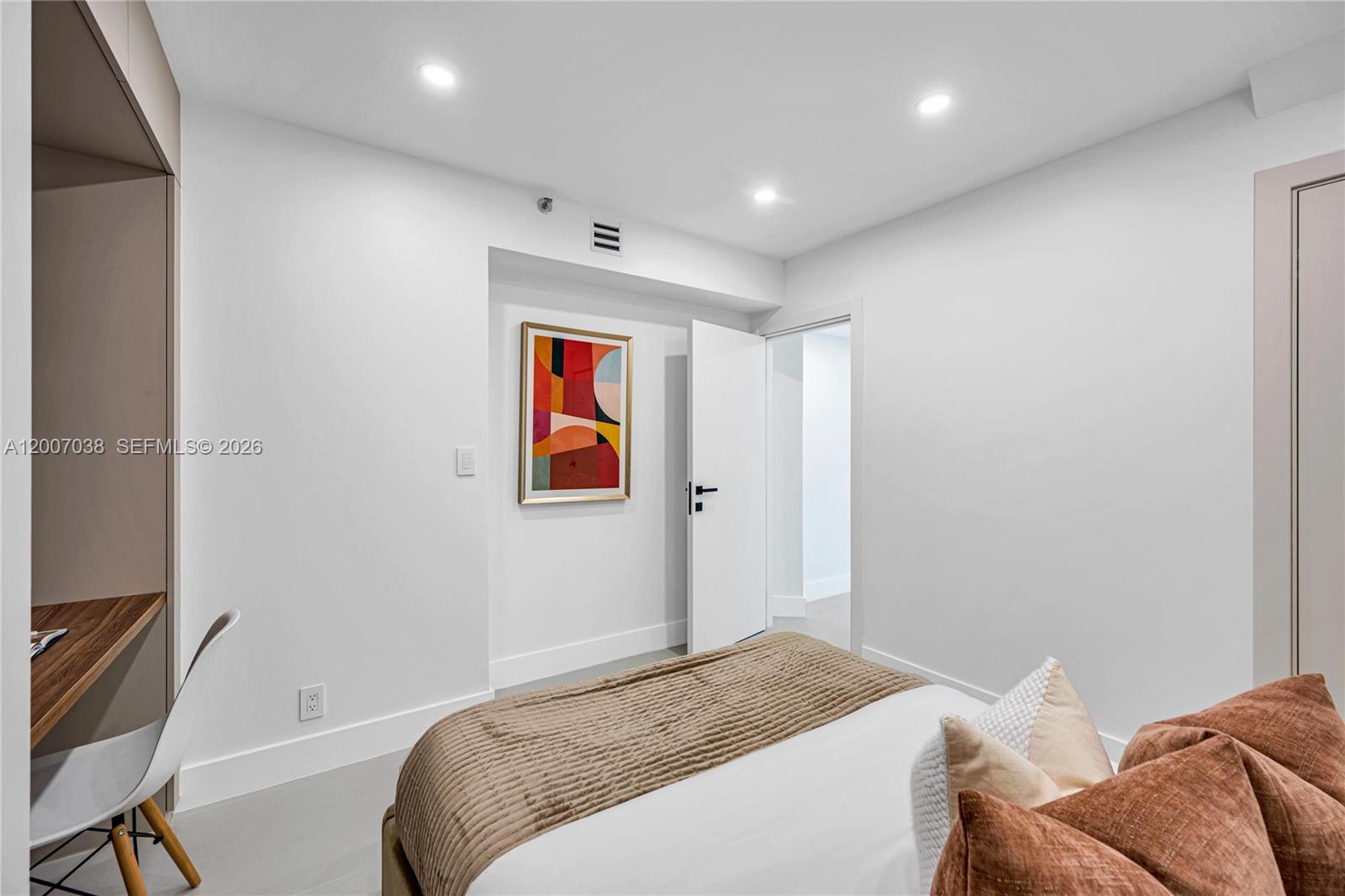 THE LANDMARK CONDO - Residential