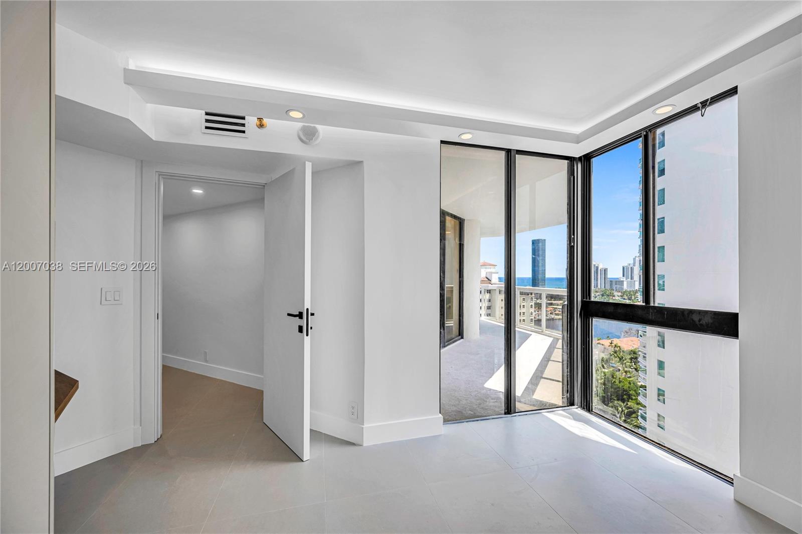 THE LANDMARK CONDO - Residential
