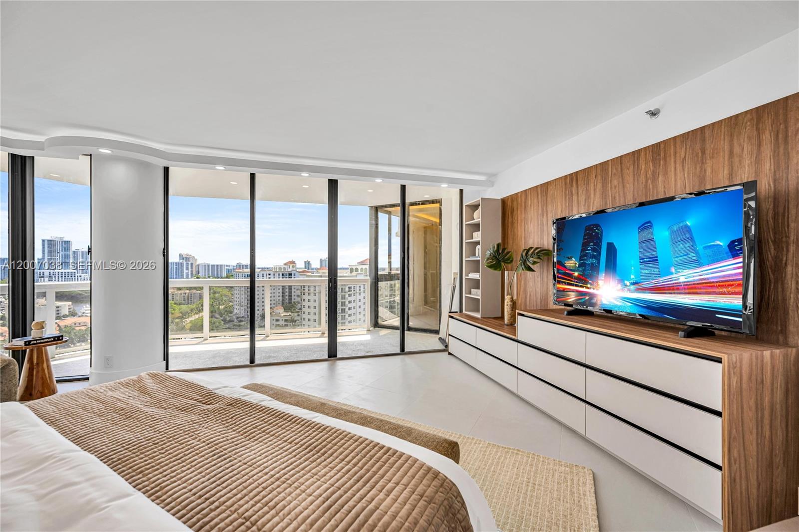 THE LANDMARK CONDO - Residential