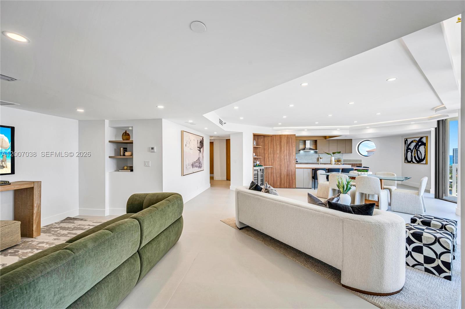 THE LANDMARK CONDO - Residential