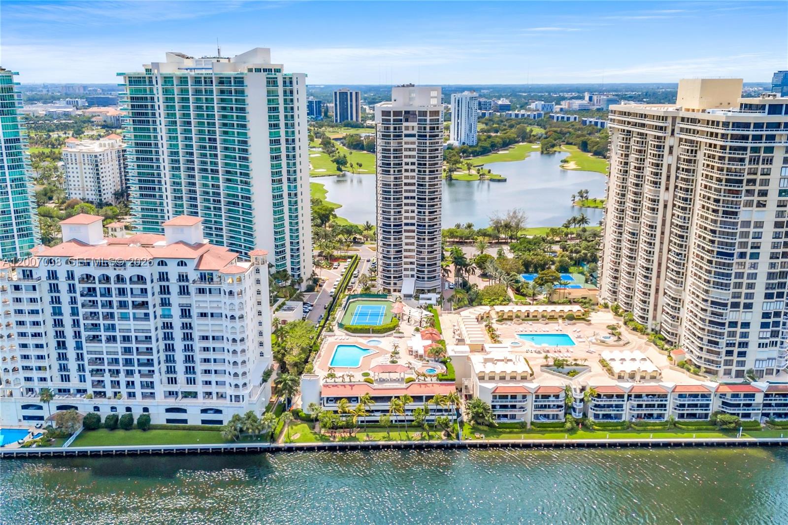 THE LANDMARK CONDO - Residential