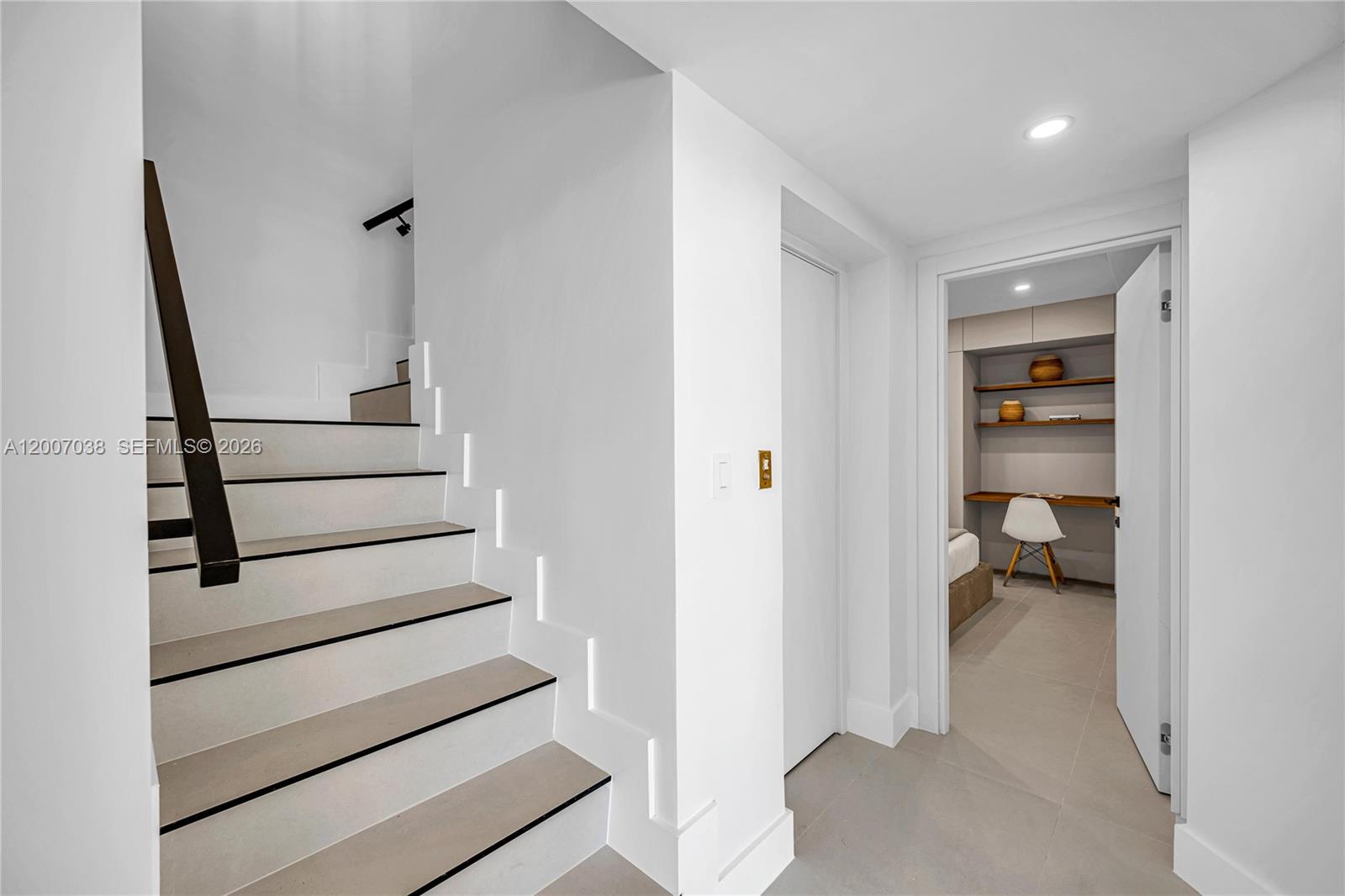 THE LANDMARK CONDO - Residential