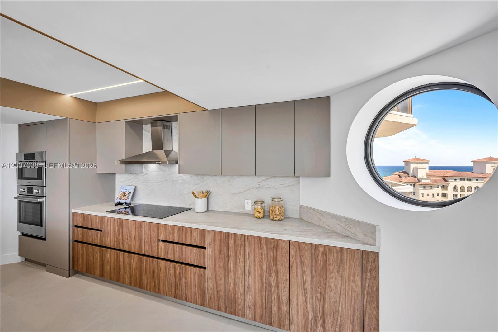 THE LANDMARK CONDO - Residential