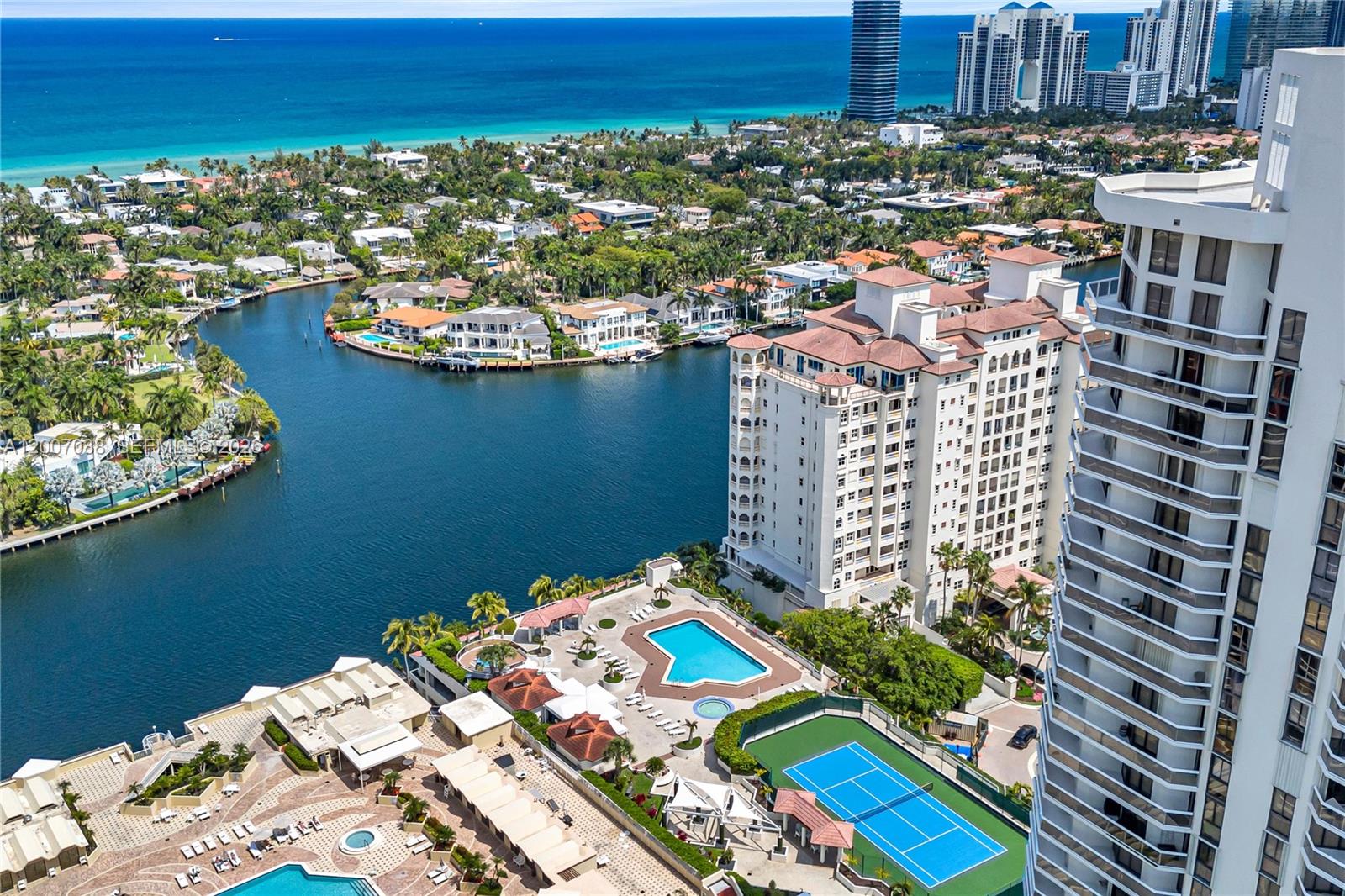 THE LANDMARK CONDO - Residential