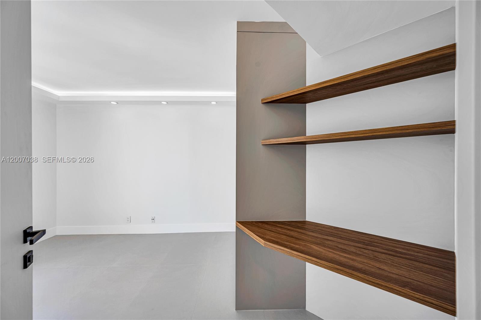 THE LANDMARK CONDO - Residential