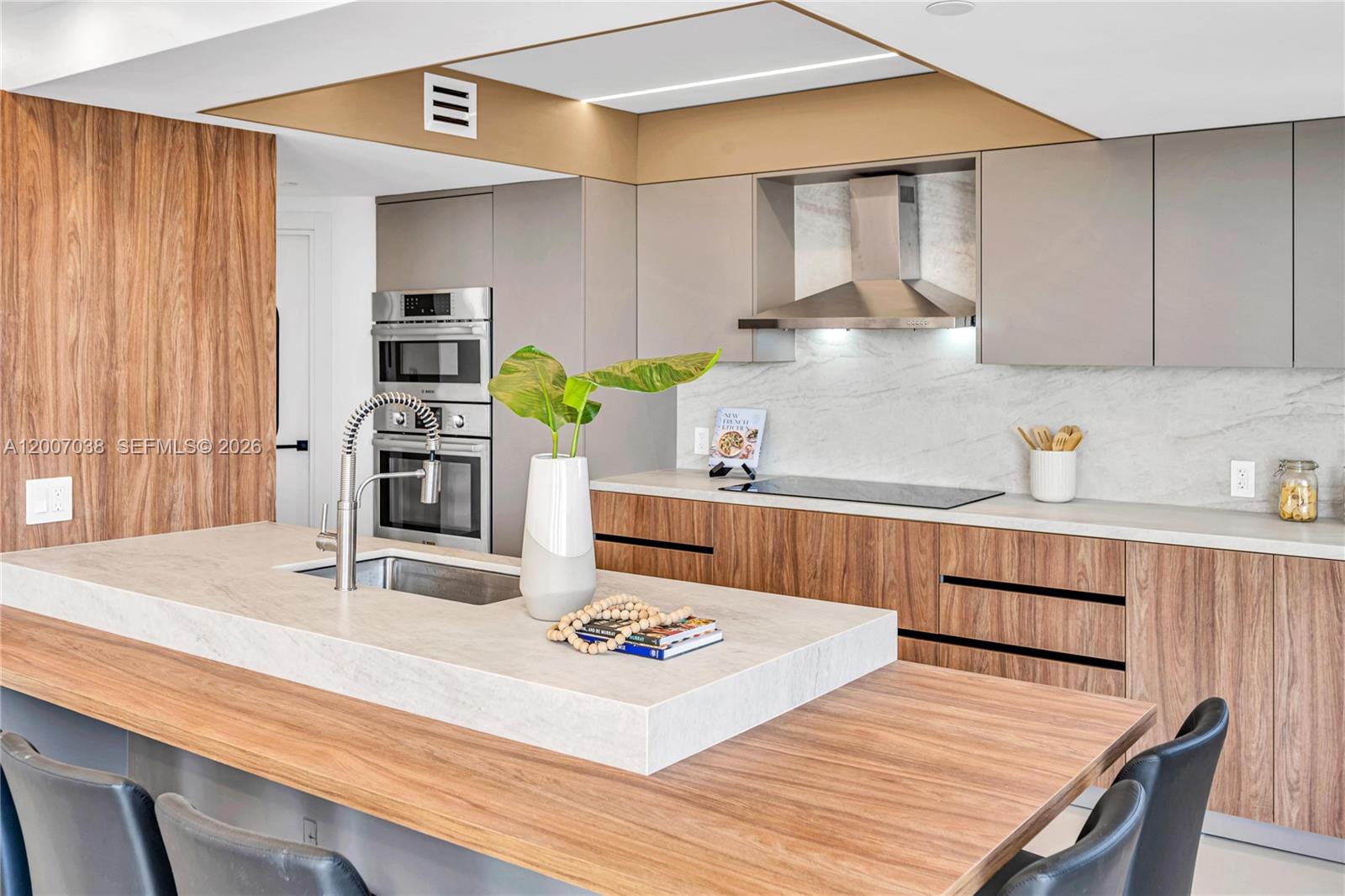THE LANDMARK CONDO - Residential