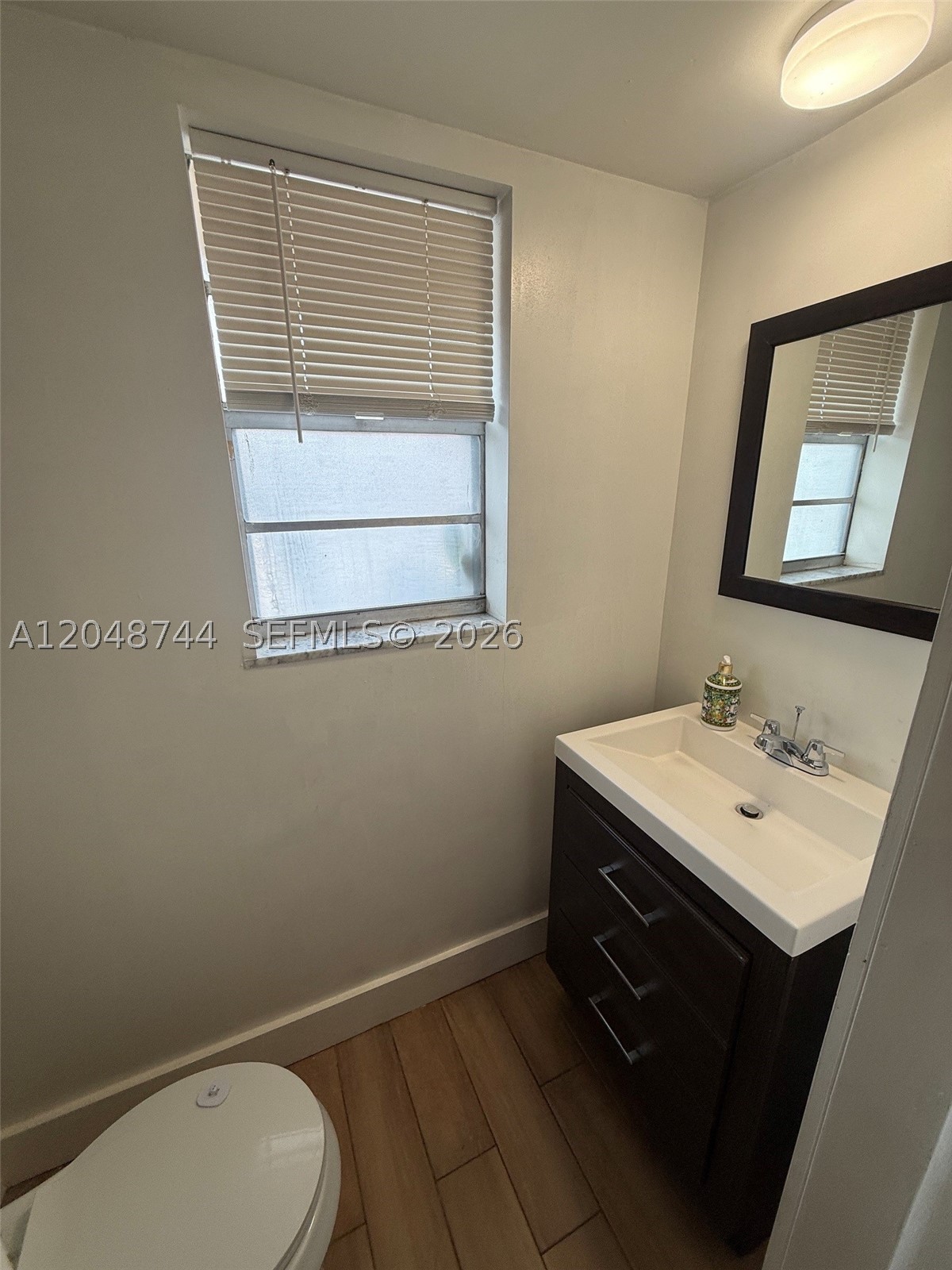 BRENTWOOD TOWNHOUSE 2 - Residential Lease