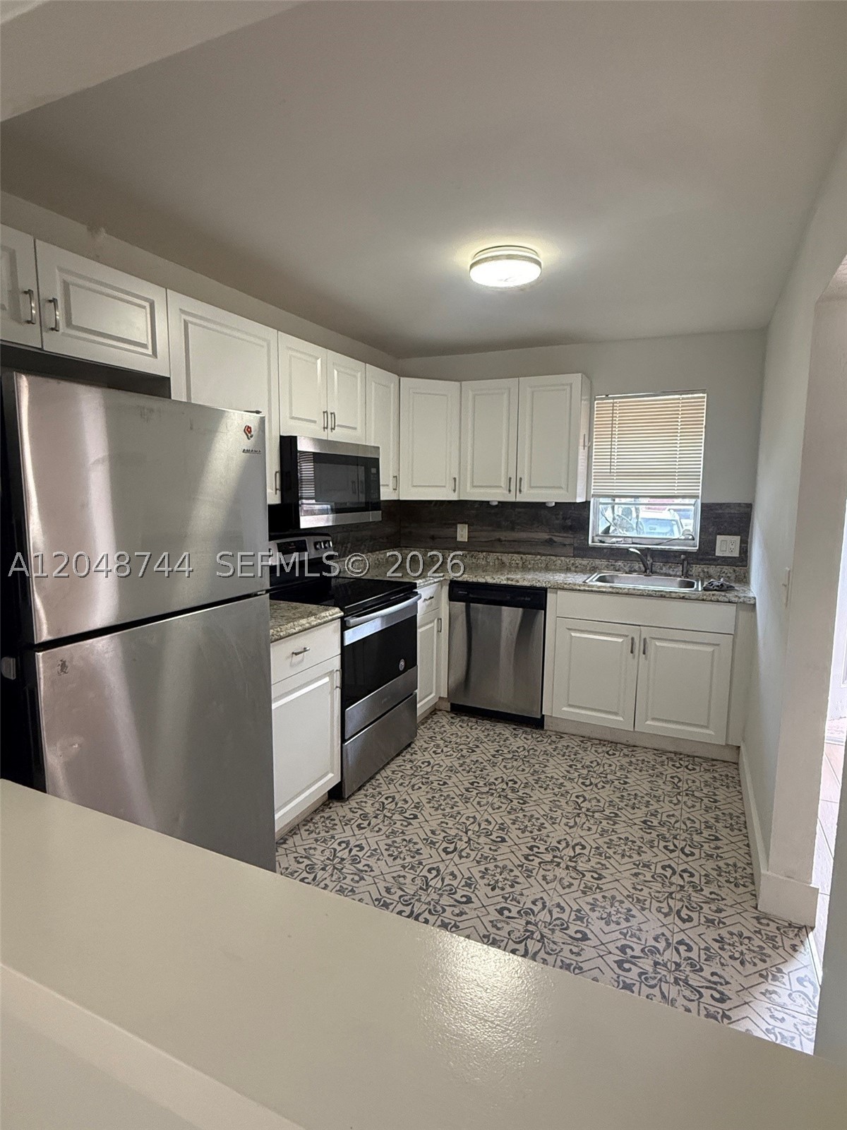 BRENTWOOD TOWNHOUSE 2 - Residential Lease