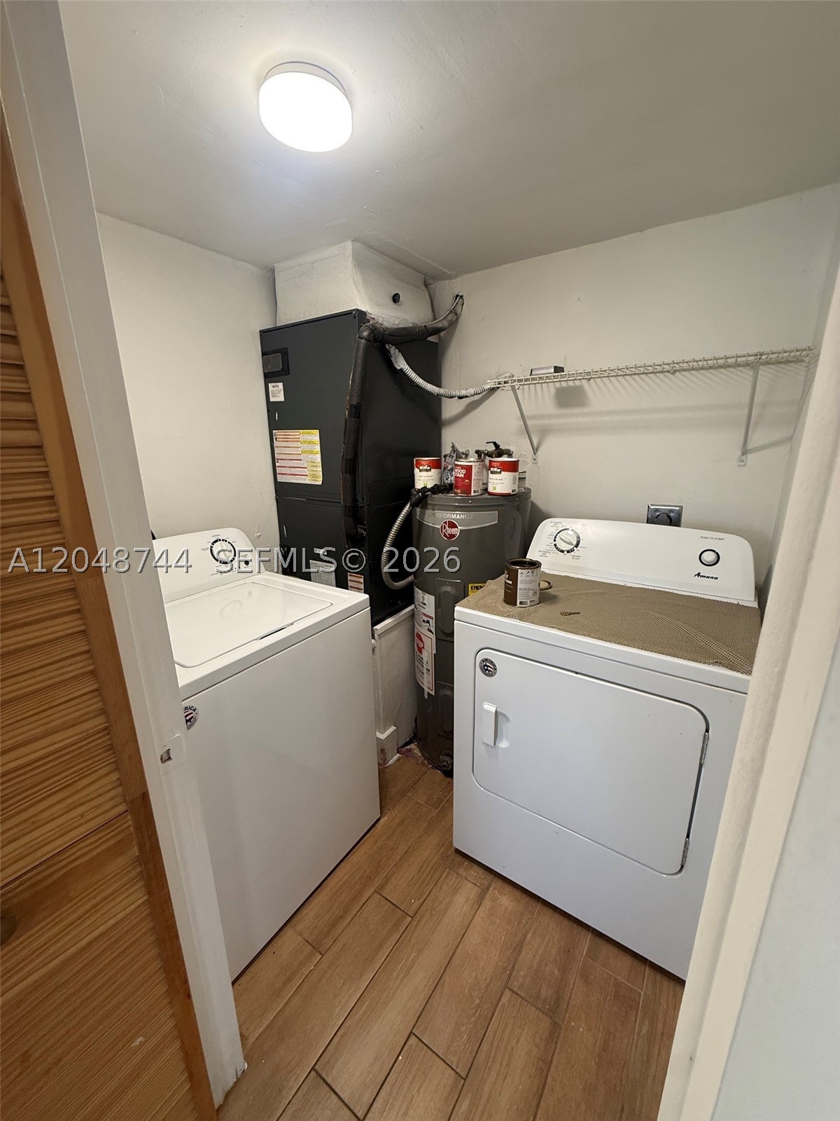 BRENTWOOD TOWNHOUSE 2 - Residential Lease