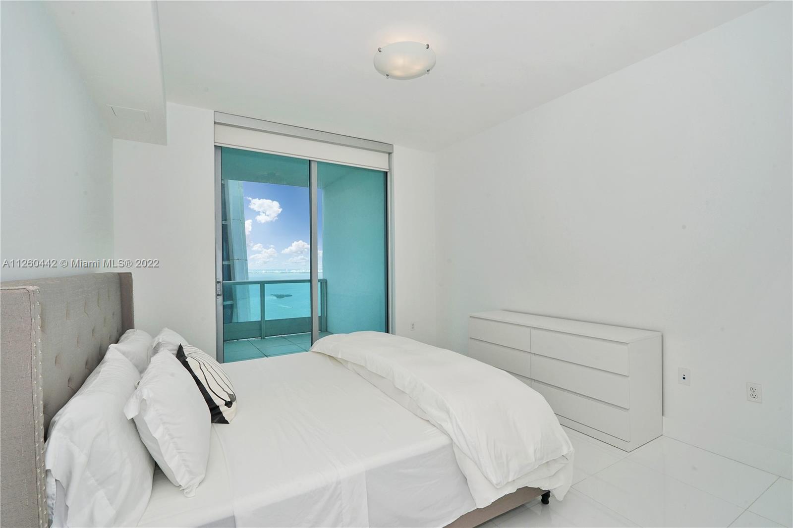 900 BISCAYNE BAY CONDO - Residential Lease