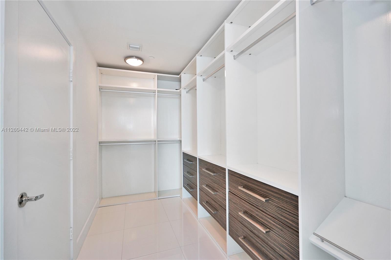 900 BISCAYNE BAY CONDO - Residential Lease